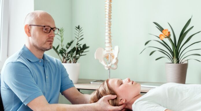 Osteopatia dla dzieci – klucz do zdrowego rozwoju i dobrego samopoczucia osteopata